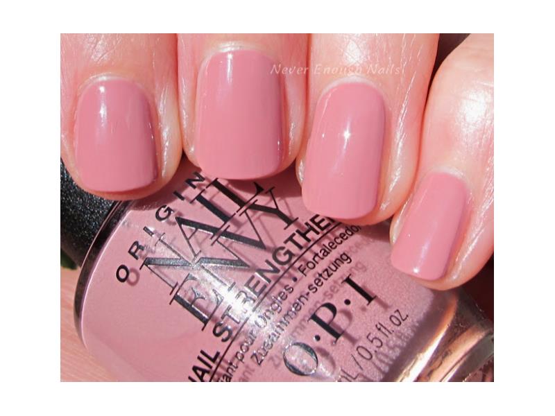 OPI TINTED NAIL ENVY POWERFUL