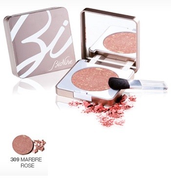 BioNike DEFENCE COLOR Fard Compatto Pretty touch Cosmesi decorativa del volto di soggetti con pelle sensibile e intollerante. Prodotto dalla texture ultra-fine, dal tocco leggero e dal finish luminoso