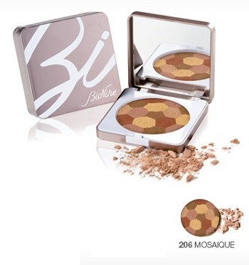 BioNike DEFENCE COLOR Terra Compatta Sun touch Prodotto dalla texture ultra-fine, dal tocco leggero e dal finish luminoso e vellutato. Può essere indossata da sola per un look naturalmente abbronzato 