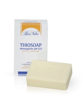BioNike THIOSOAP detergente pH 5.5 Prodotto indicato per la detersione della pelle impura o che non tollera i normali saponi. Detergente solido che contiene una particolare associazione di zolfo e age